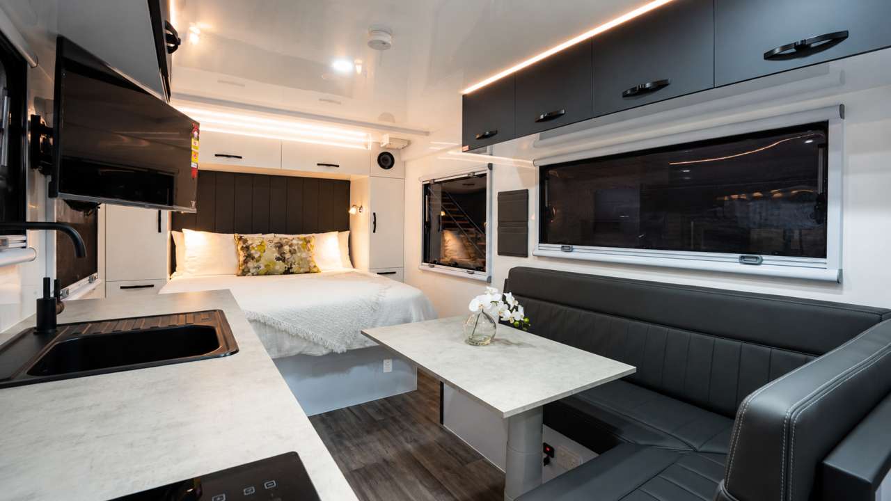 Advanced Off-Grid Technology for Extended Travel